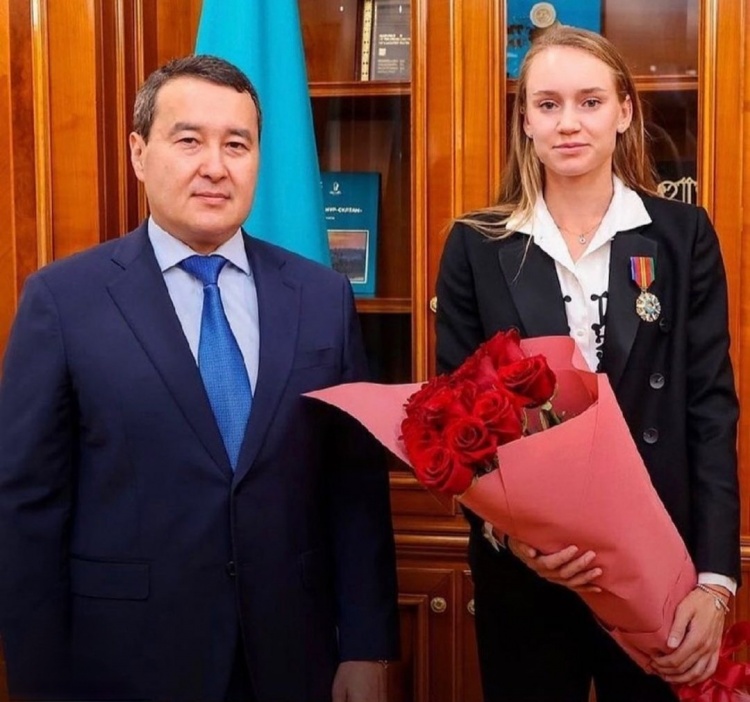 然不愿轻举 然不愿轻举