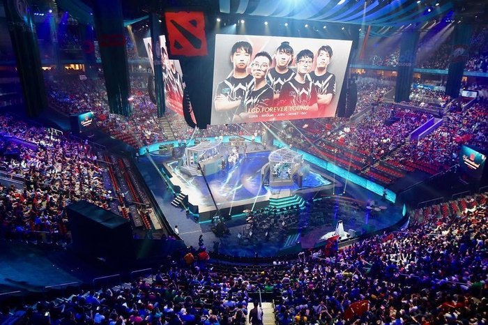 与赞助商的 与赞助商的