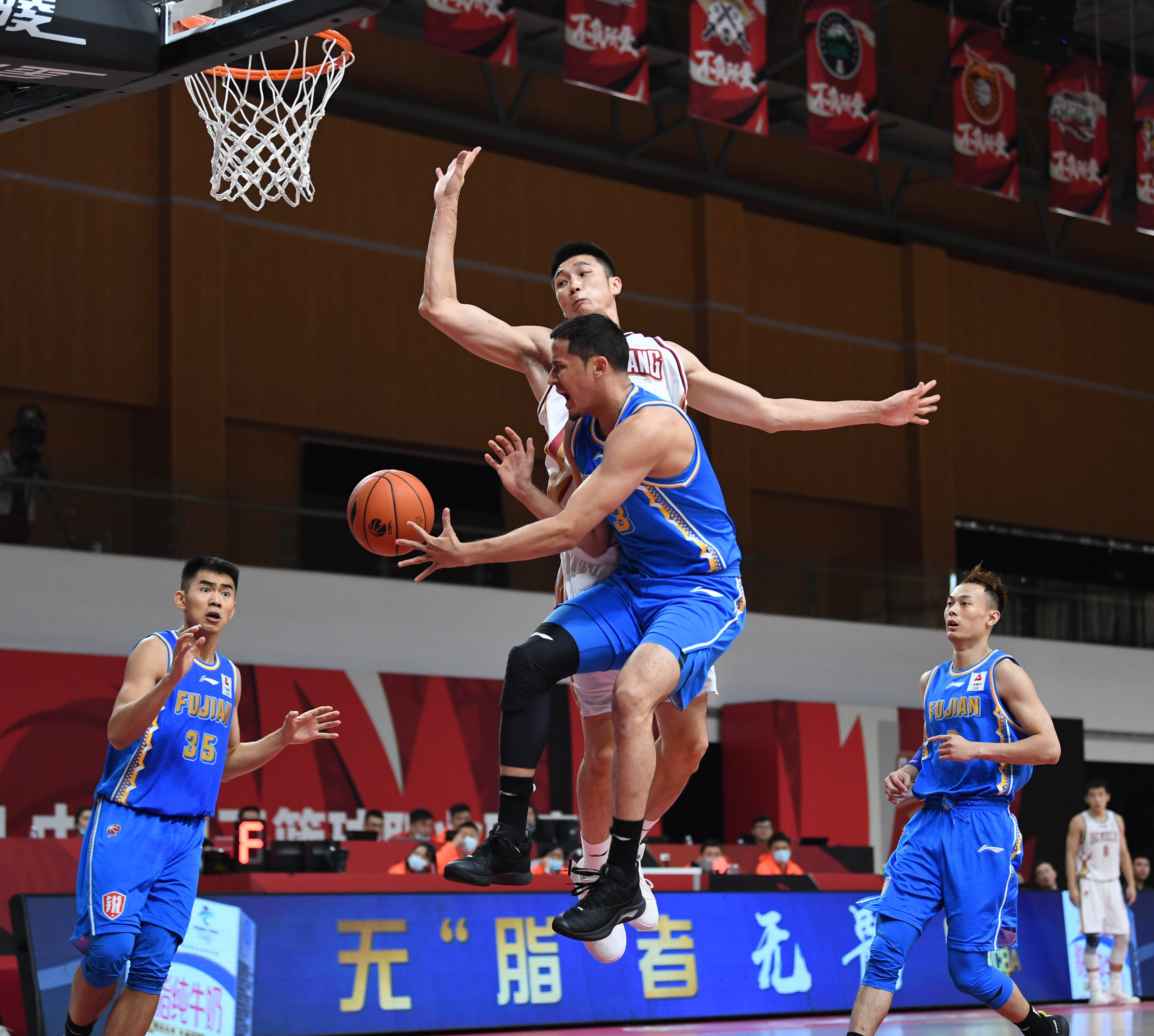 确认亮相科